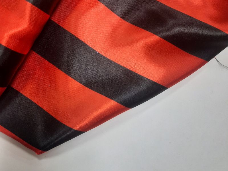 Raso estampado CARNAVAL RAYAS NEGRA Y ROJA