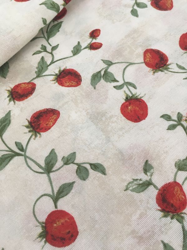 Loneta FONDO BEIG FRESAS