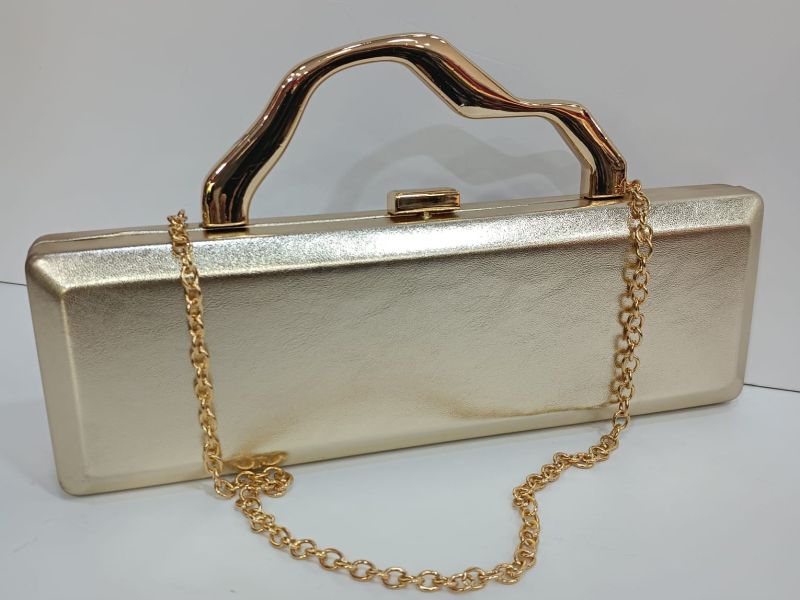 Bolso clutch dorado