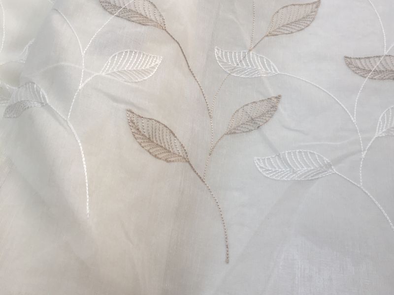 Visillo Beige HOJA BORDADA  TOSTADA 