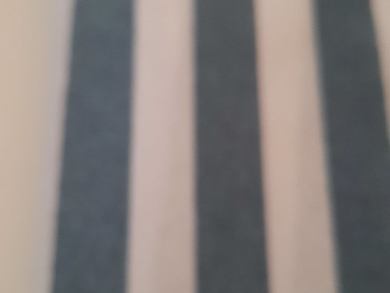 Loneta RAYA VERTICAL DE 2,50CTM MARINO EN 2,80 DE ANCHO. 