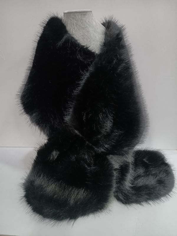 Estola de pelo negro