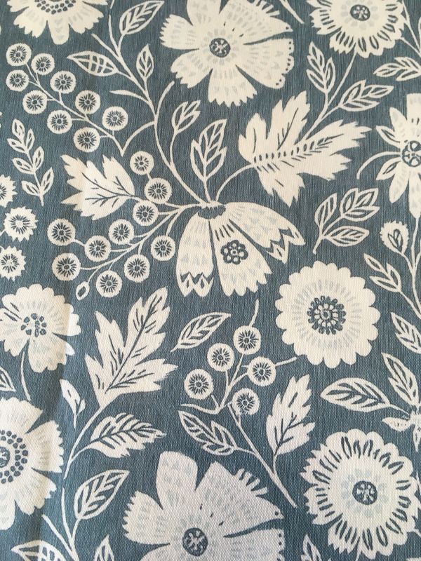 Loneta HALF PANAMÁ FONDO AZUL VERDOSO FLOR BLANCO SUCIO 