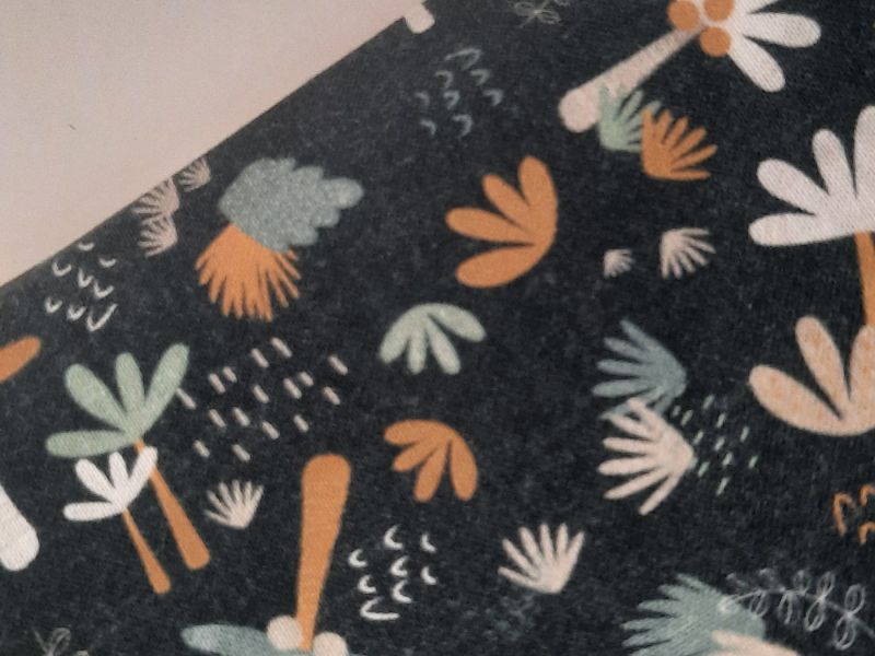 ALGODÓN FONDO VERDE PALMERAS 