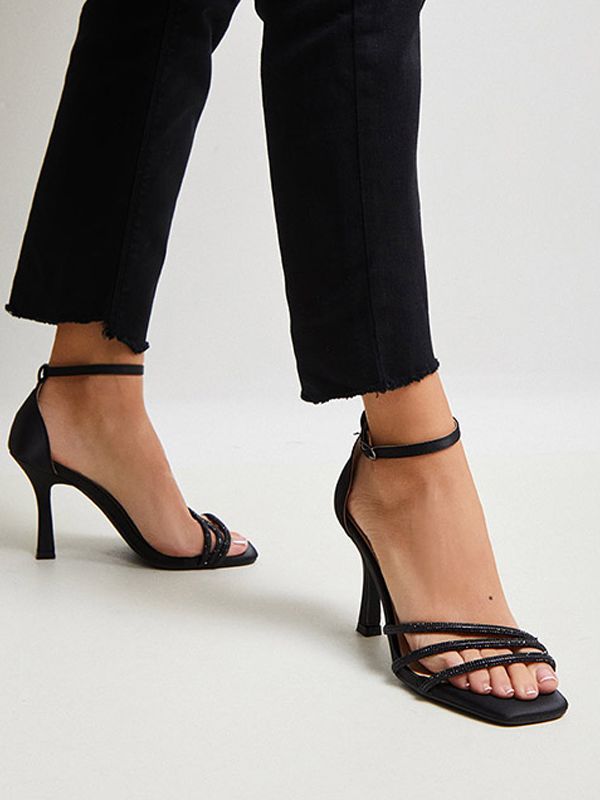 Sandalia Tiras Strass Negro