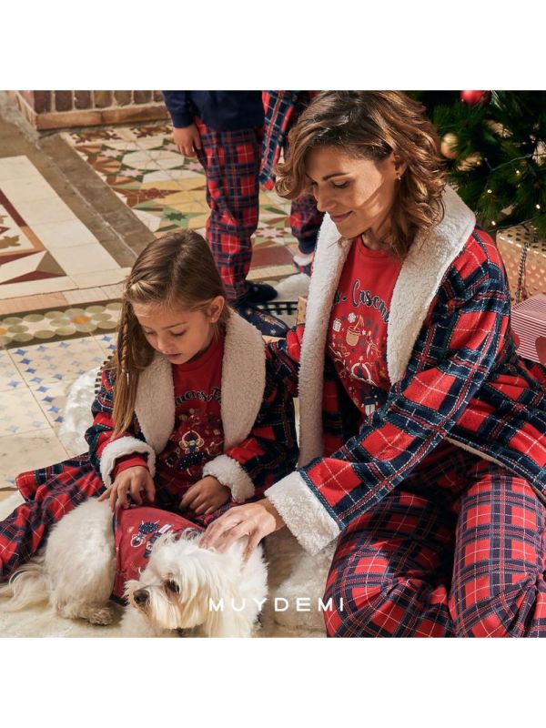 Bata niña cuadros rojos 