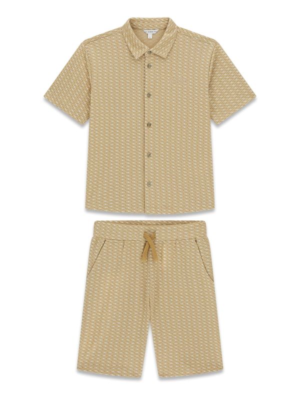 CONJUNTO CAMISA Y PANTALÓN CORTO