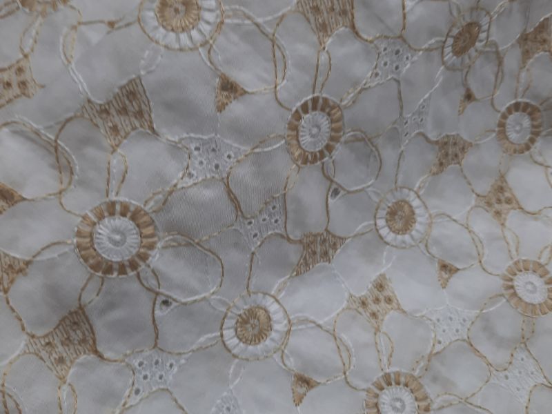 Batista  bordada ESTAMPADA  CAMEL