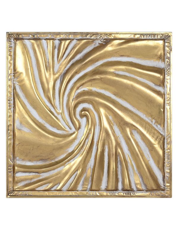 Energía Dorada en Relieve Metálico 