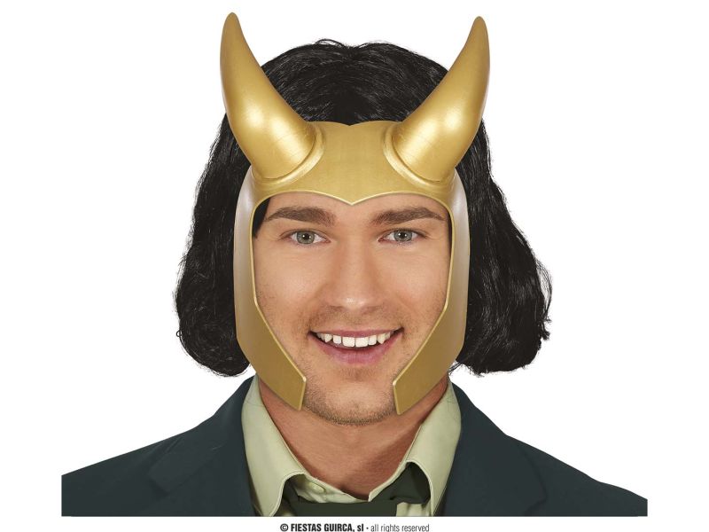 Casco dorado de superhéroe