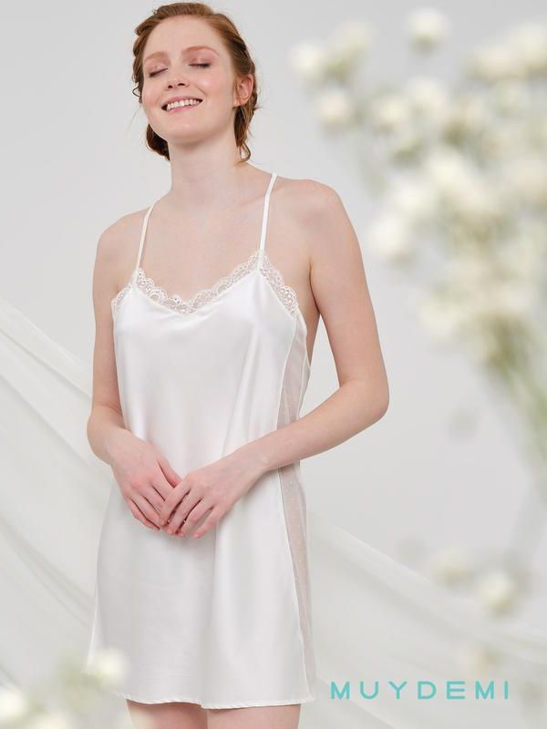 Camisón corto satén blanco