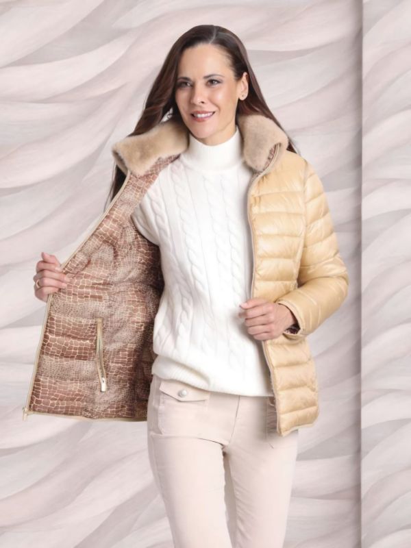 Abrigo Reversible en Tonos Crema